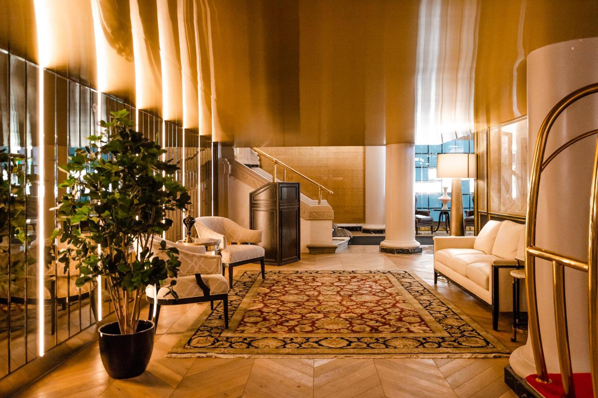 Hotel Birks Montreal Exterior foto The lobby of the hotel