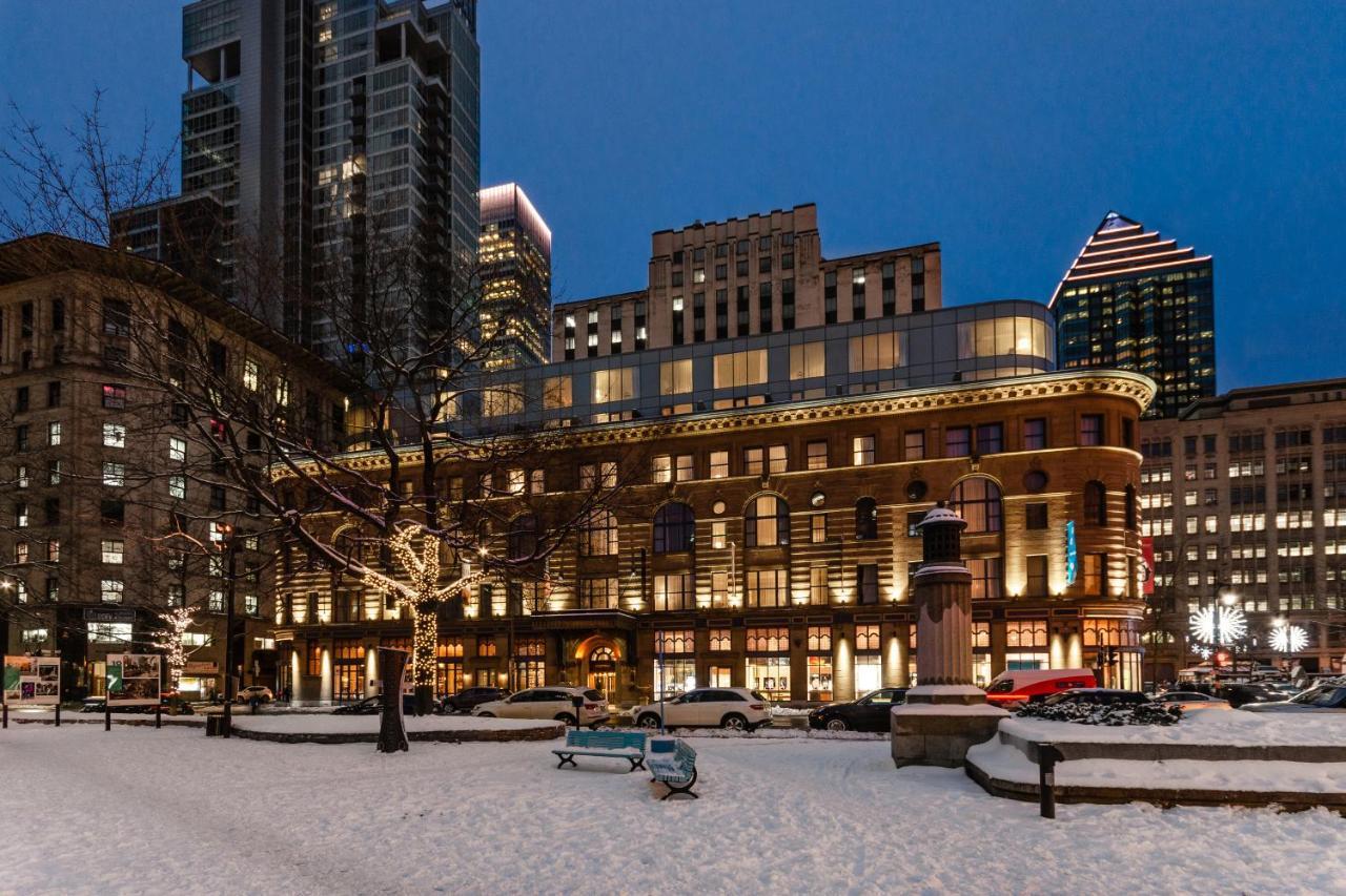 Hotel Birks Montreal Exterior foto The Eaton's Building at night