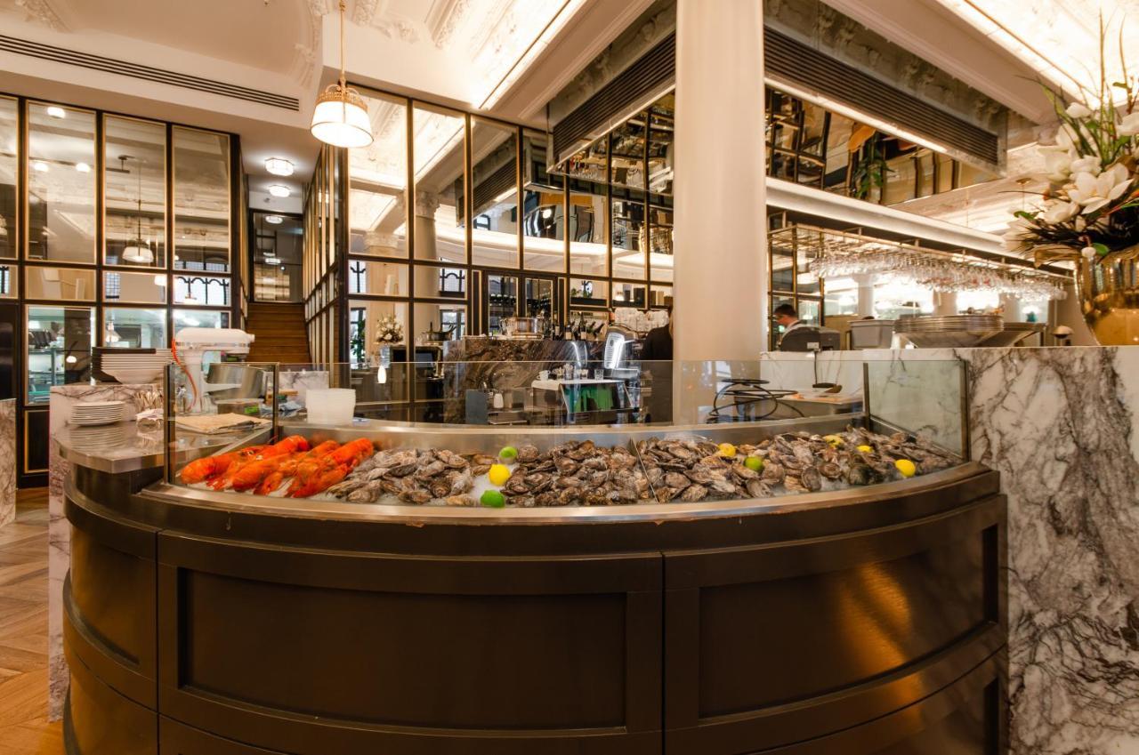 Hotel Birks Montreal Exterior foto Seafood display at the Oyster Bar