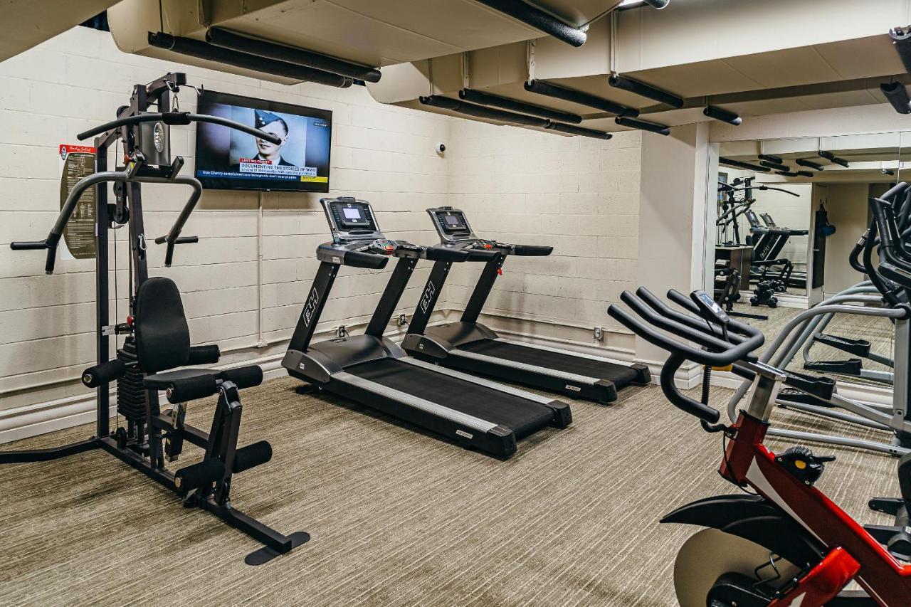 Hotel Birks Montreal Exterior foto A gym in a hotel